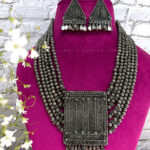 Six layered necklace