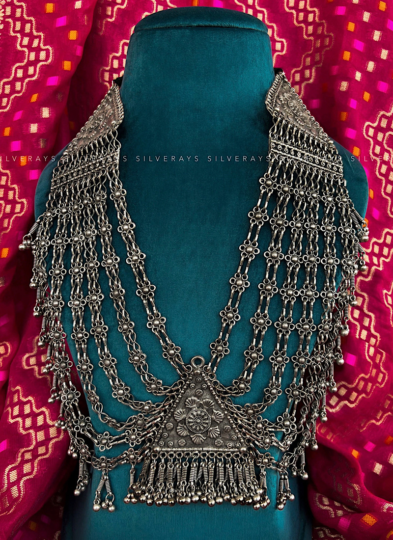 IMG_0567.jpeg Triangle afghani necklace - Image 1