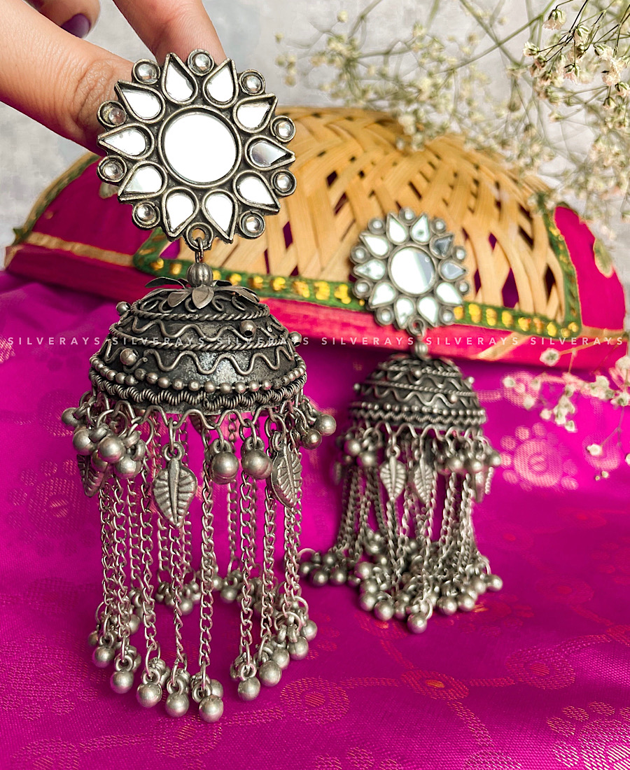 IMG_1834.jpeg Flower mirror earrings - Image 1