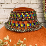 Flower mirror choker