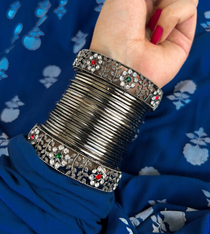 Flower black metal bangles