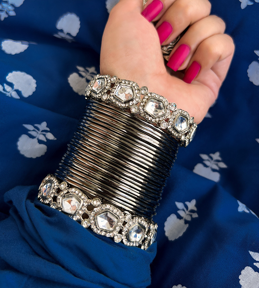 IMG_4849.jpeg Black metal bangles set - Image 1